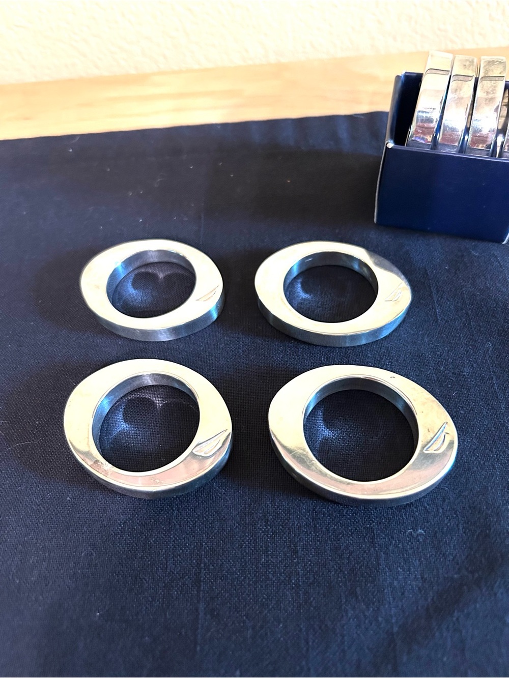 Beautiful Silver Heavy Geometric Napkin Rings - Set 8 in Box